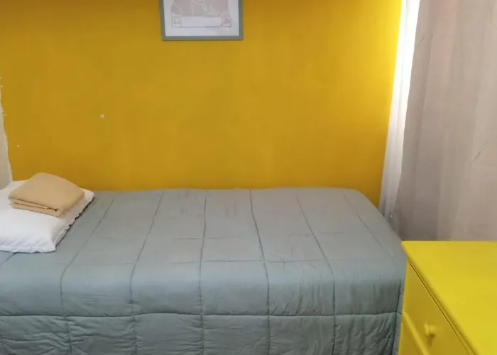 Kahlo - 1 Bed In Men's Dorm 1 Cama En Compartido De Hombres